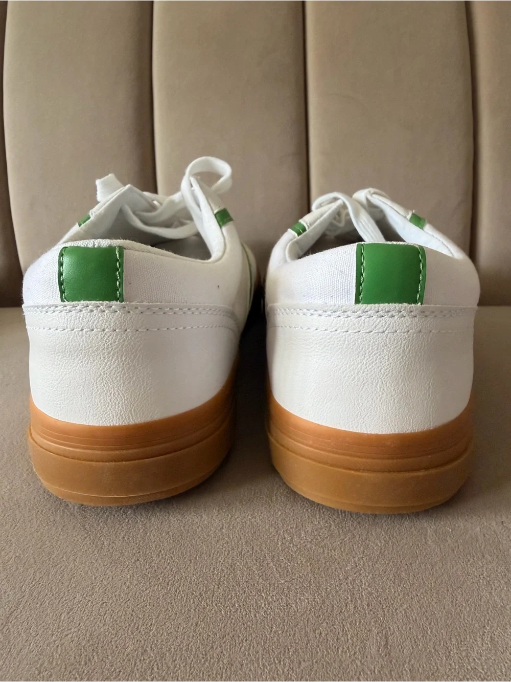 Airwalk White & Green Low-Top Sneakers with Gum Sole